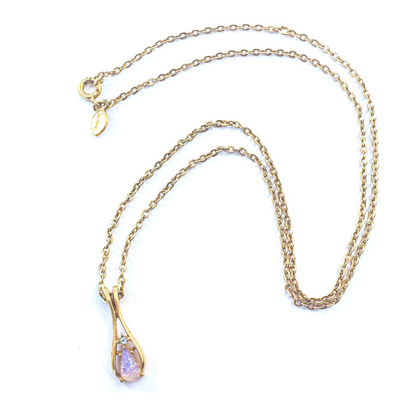 Avon Fireglow Teardrop Pendant / Necklace - 1977 Opal and Rhinestone Beauty! - Picture 7 of 9